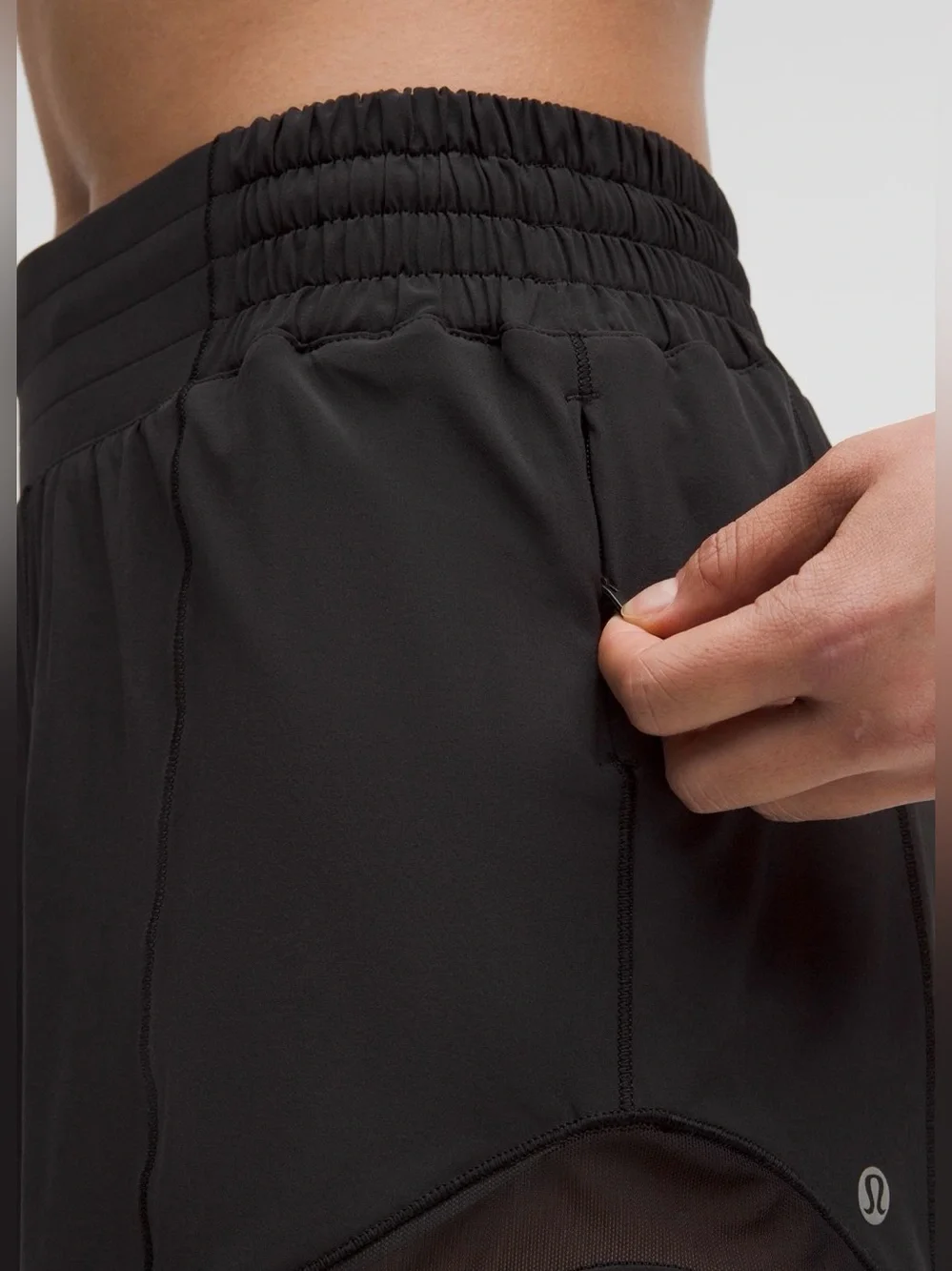 Hotty Hot High-Rise Lined Short 4” in Black